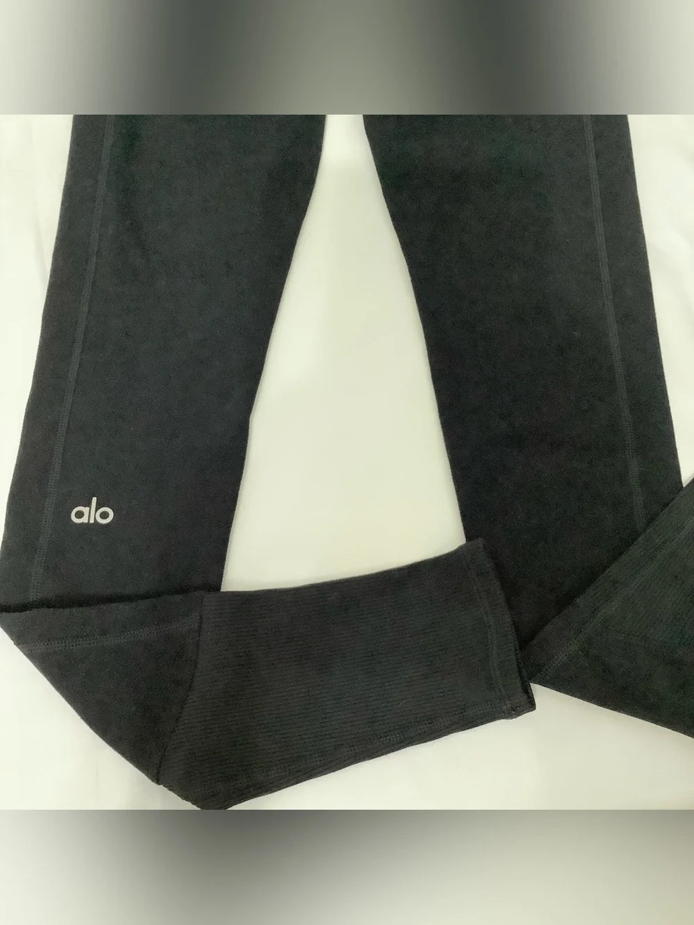ALO Yoga excellent pre